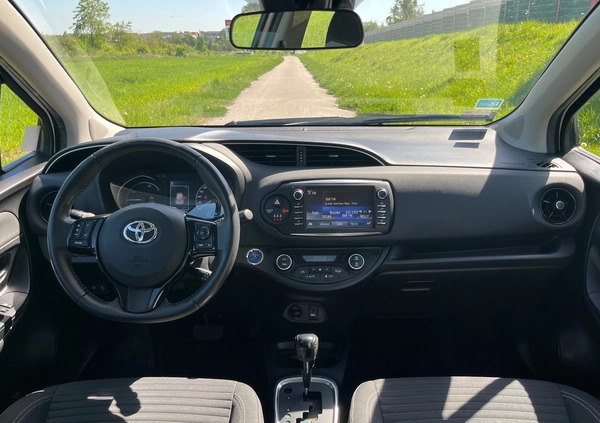Toyota Yaris cena 57800 przebieg: 86000, rok produkcji 2018 z Miastko małe 781